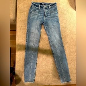 Hollister Blue Jeans in Size 26.